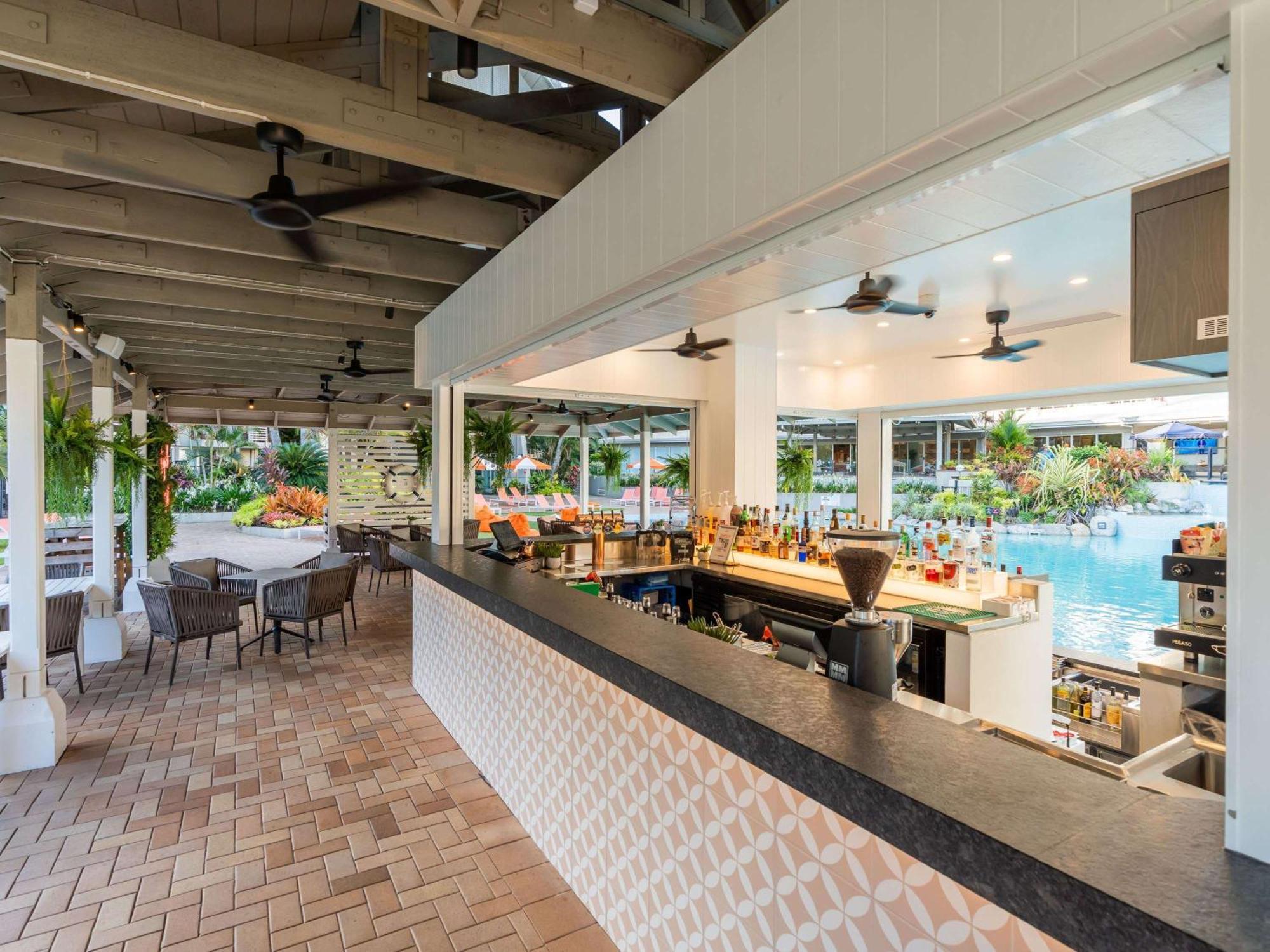 Novotel Cairns Oasis Resort Экстерьер фото