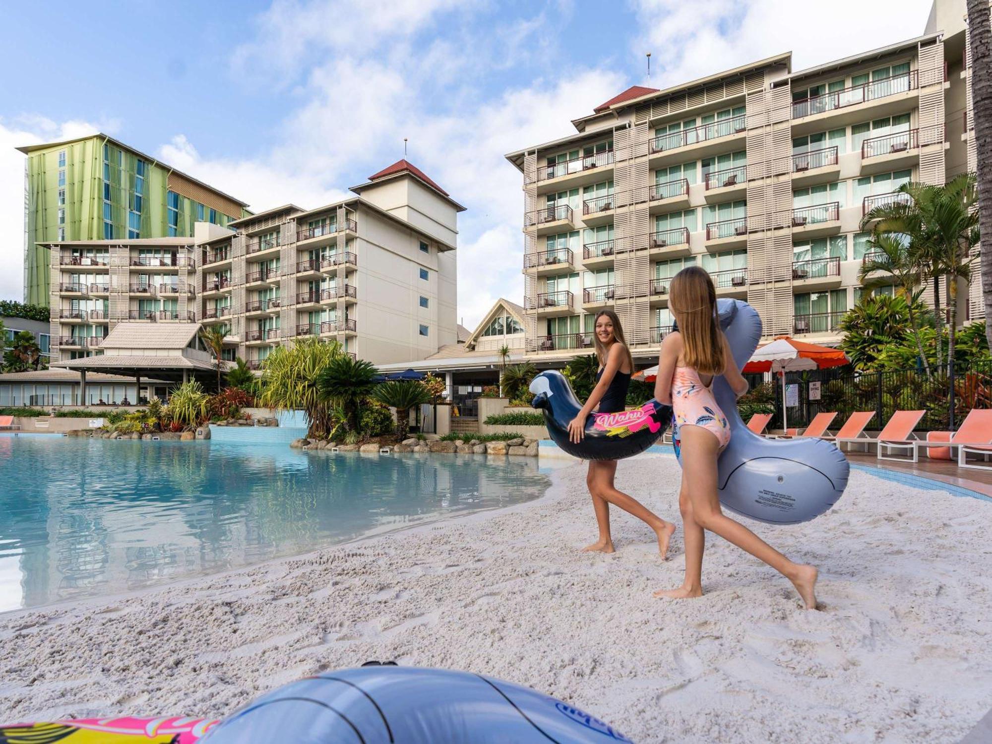 Novotel Cairns Oasis Resort Экстерьер фото